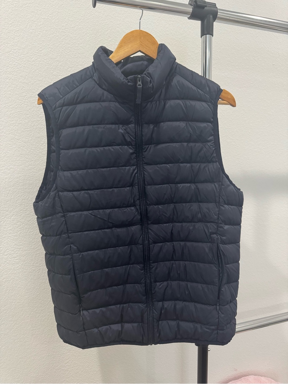 Uniqlo Men's Navy Quilted Puffer Vest